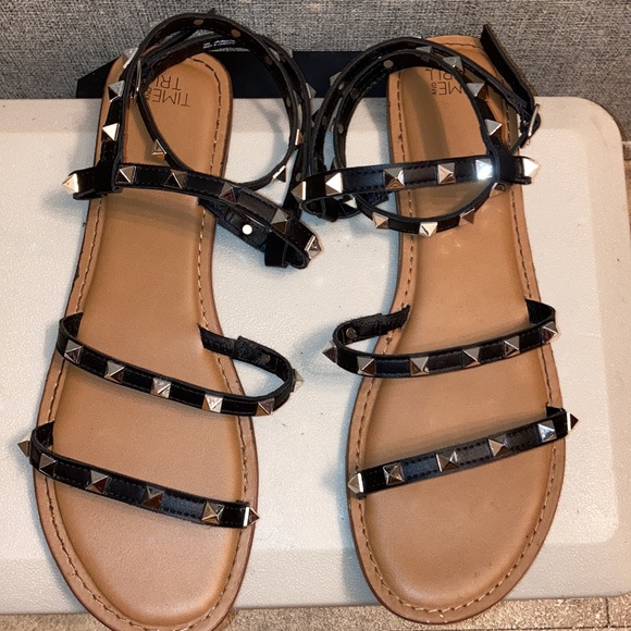 Ladies Sandals - Picture 3 of 3